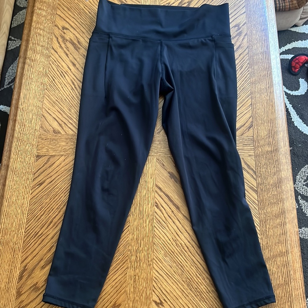 Buc-ees color Beaver Logo High Rise Active Leggings with side Pockets Size M
